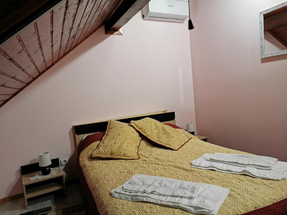 Casa Suzy & Roxy Leilighet Arpasu de Jos Eksteriør bilde
